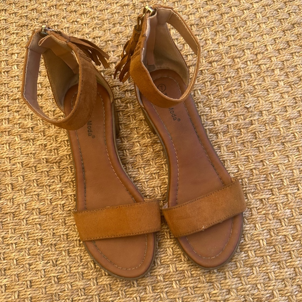 Top Soda Brown Block Heel Sandals Size 7